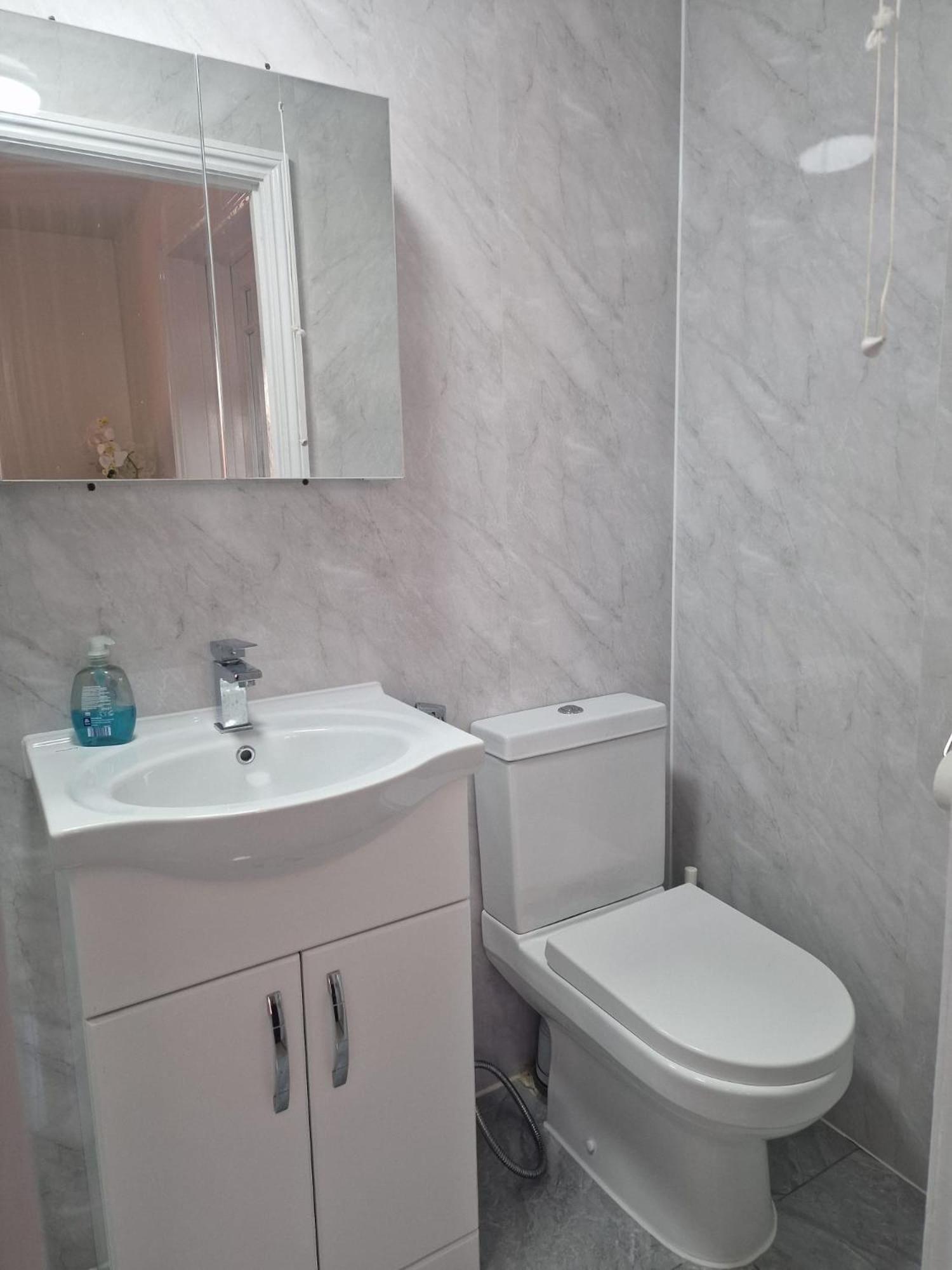 Studio Flat On Straight Road, Harold Hill, Havering Luaran gambar